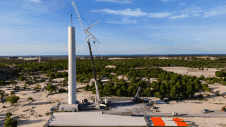 Overcoming Challenges in Wind Energy Projects with Modern Cranes